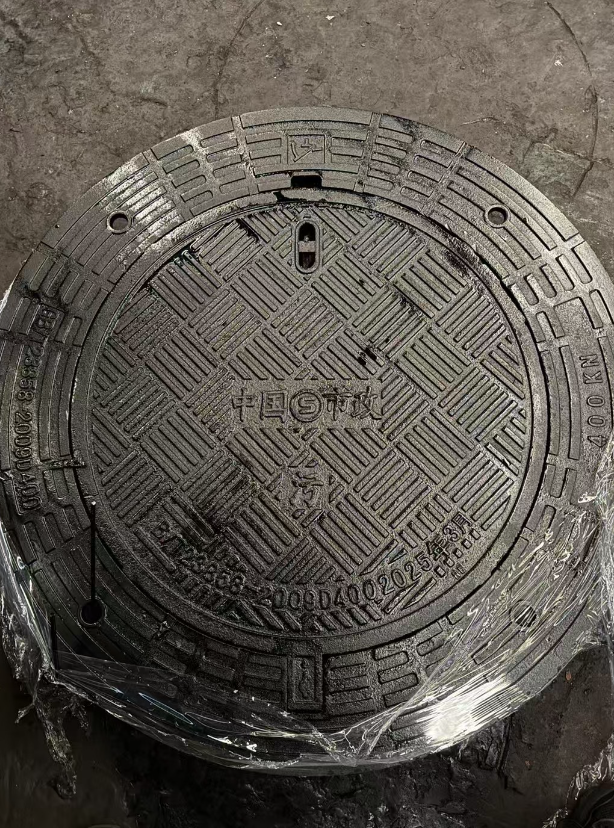 永清球墨铸铁防沉降井盖展示
